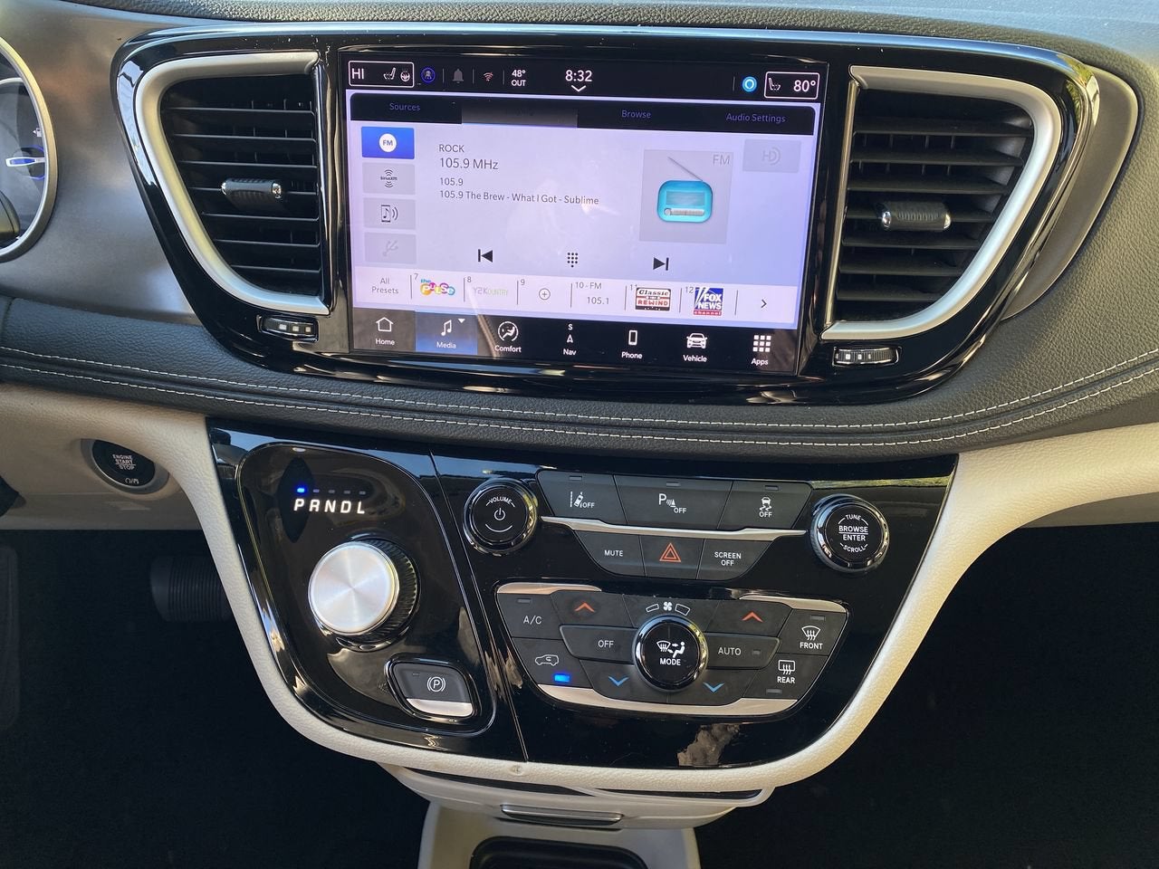 2024 Chrysler Pacifica Hybrid Select