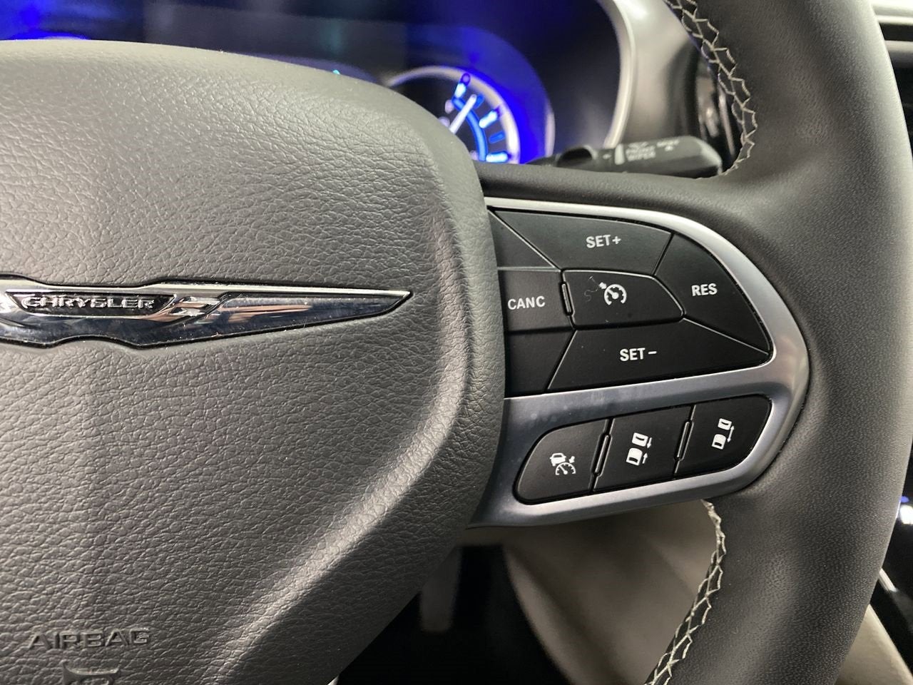 2024 Chrysler Pacifica Hybrid Select