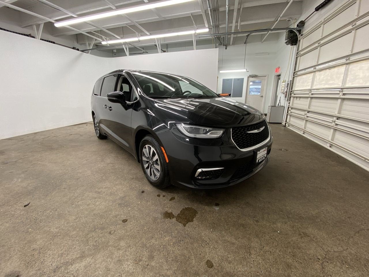 2024 Chrysler Pacifica Hybrid Select