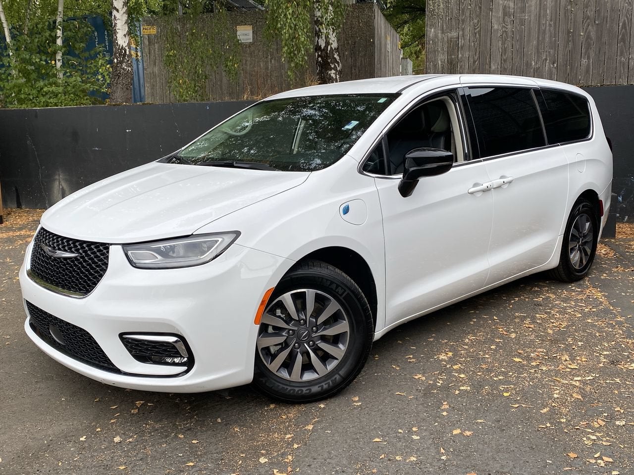 2024 Chrysler Pacifica Hybrid Select