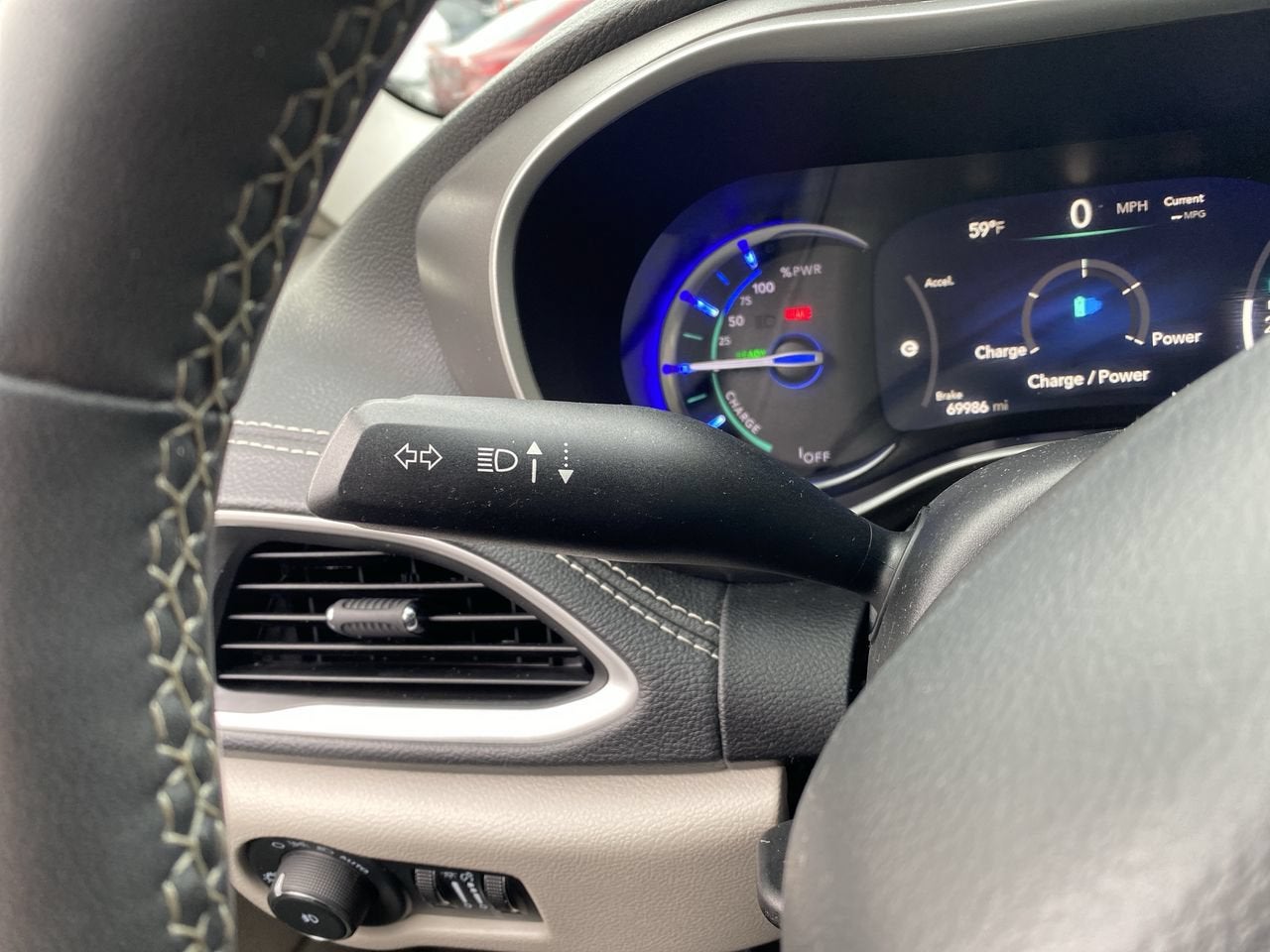 2024 Chrysler Pacifica Hybrid Select