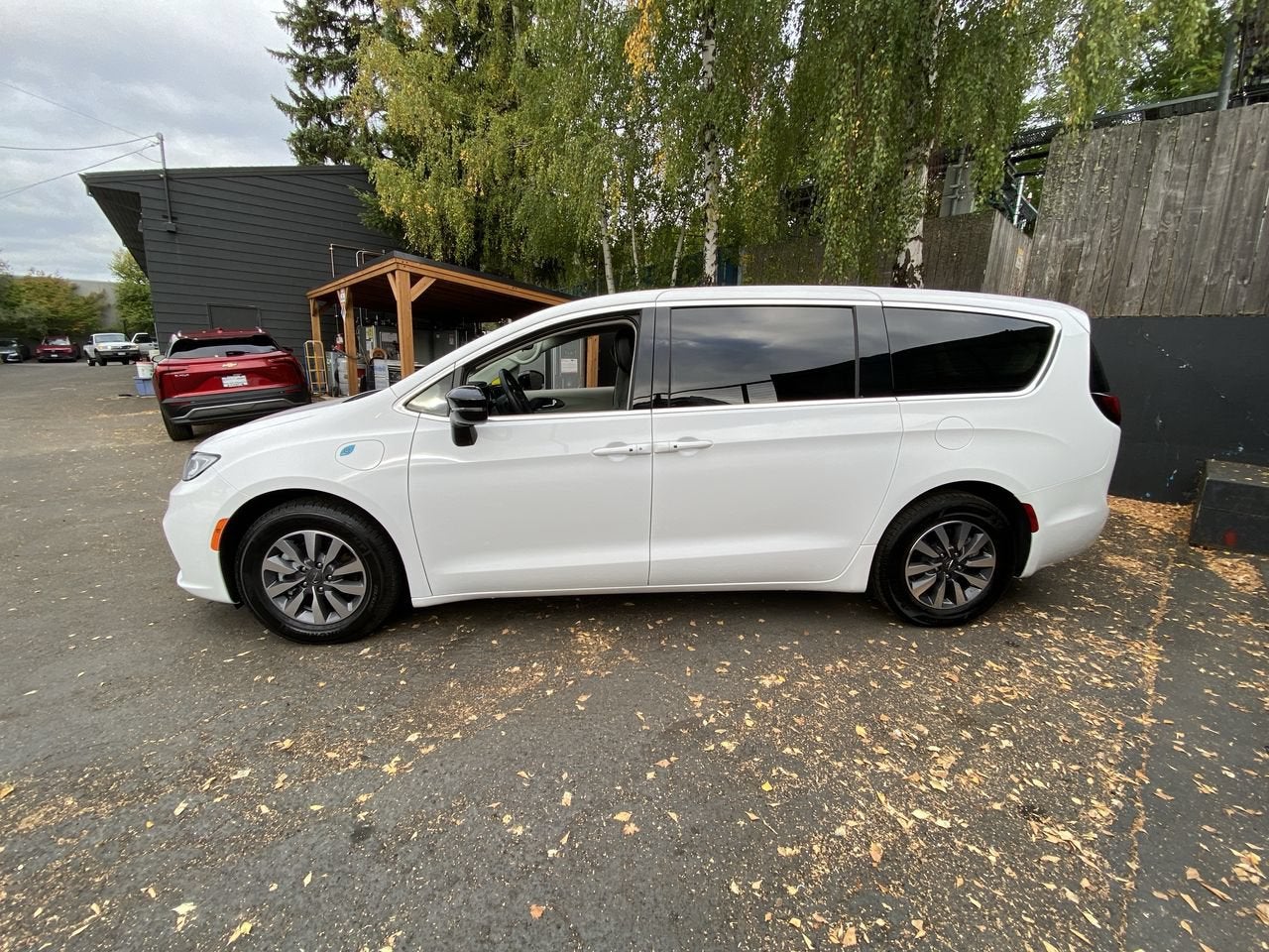 2024 Chrysler Pacifica Hybrid Select