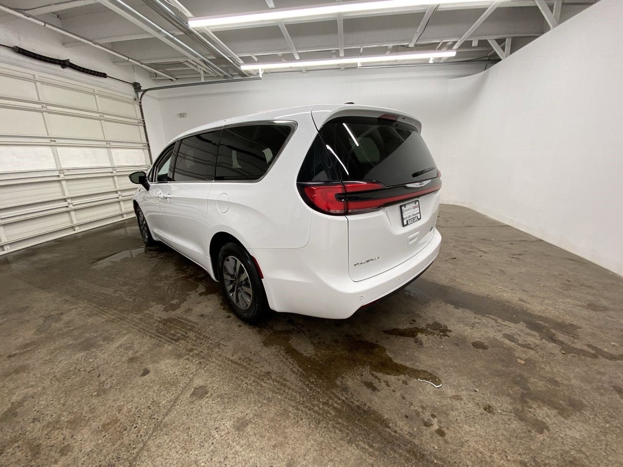 2024 Chrysler Pacifica Hybrid Select