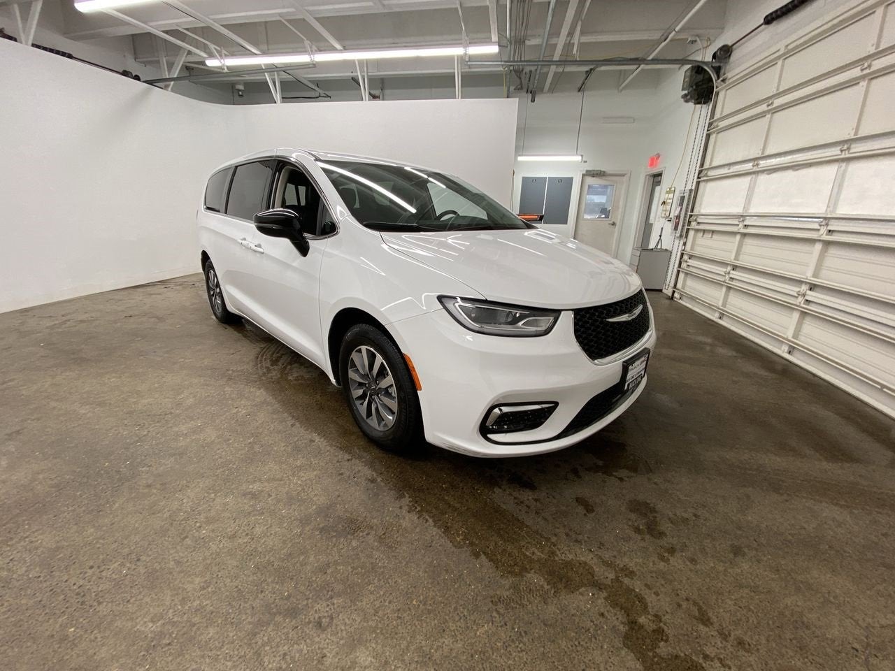 2024 Chrysler Pacifica Hybrid Select