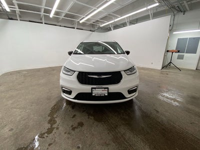 2024 Chrysler Pacifica Hybrid Select