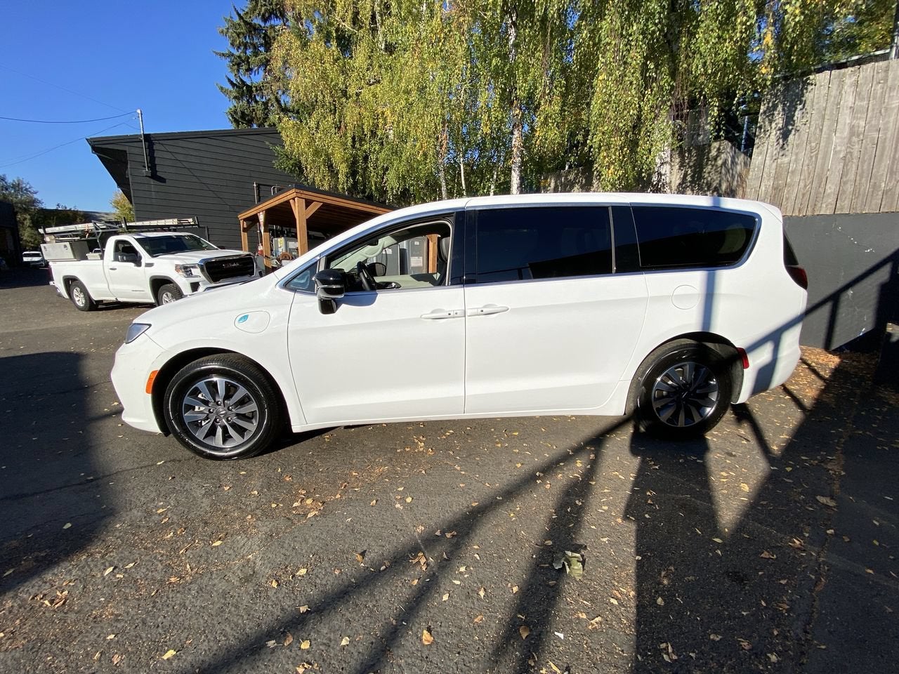2024 Chrysler Pacifica Hybrid Select
