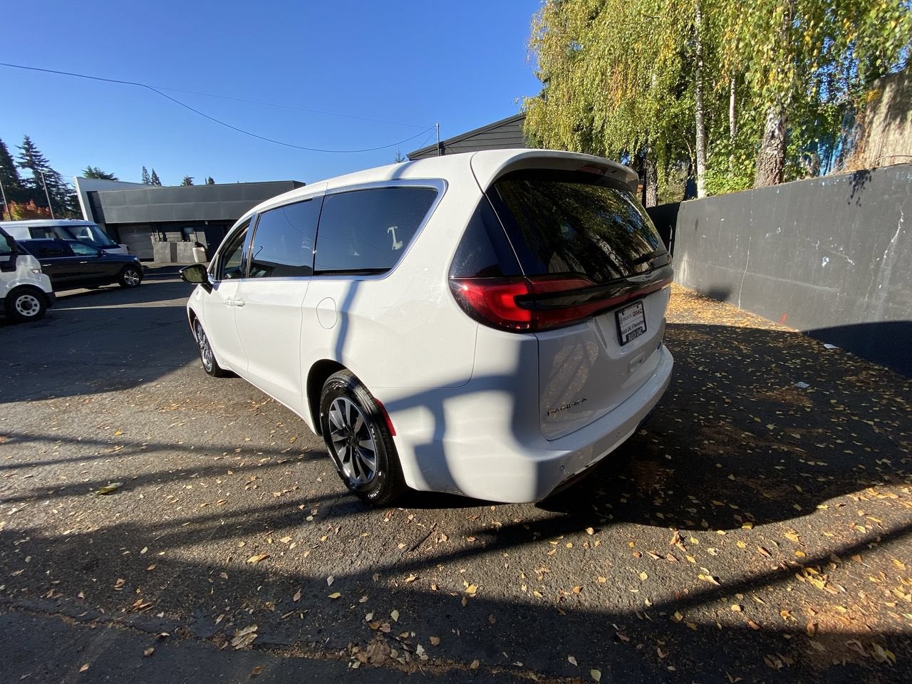 2024 Chrysler Pacifica Hybrid Select