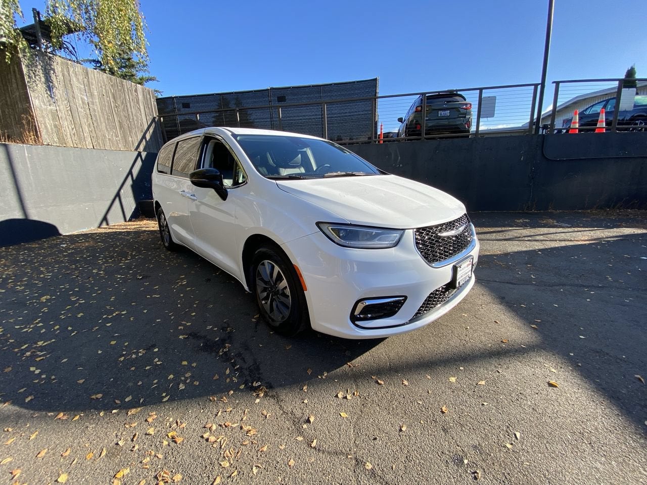 2024 Chrysler Pacifica Hybrid Select