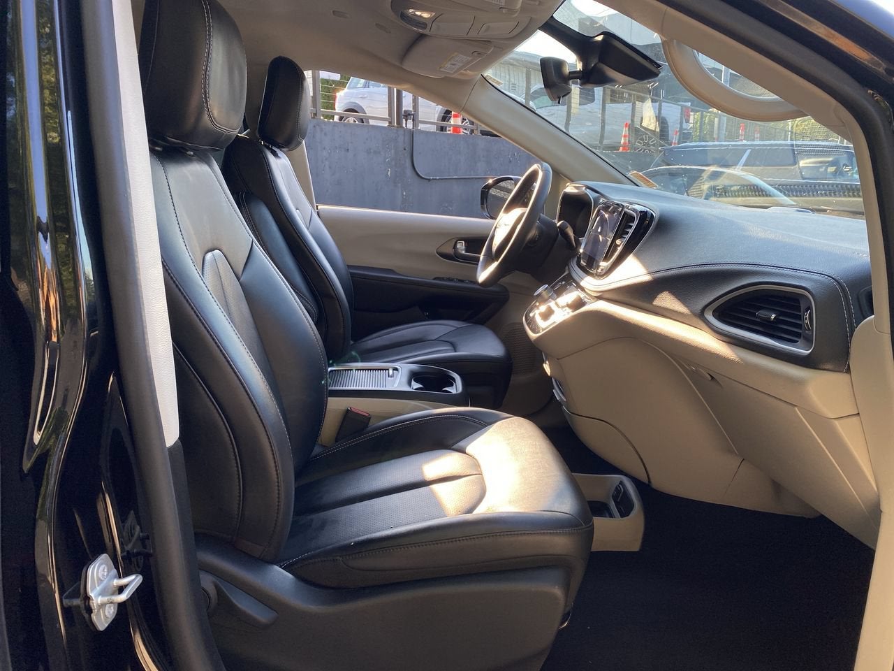 2024 Chrysler Pacifica Hybrid Select