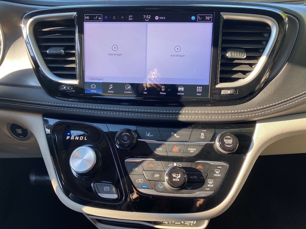 2024 Chrysler Pacifica Hybrid Select