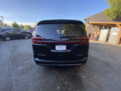 2024 Chrysler Pacifica Hybrid Select
