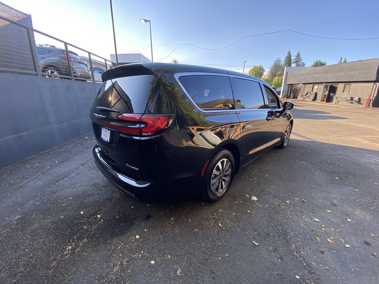 2024 Chrysler Pacifica Hybrid Select
