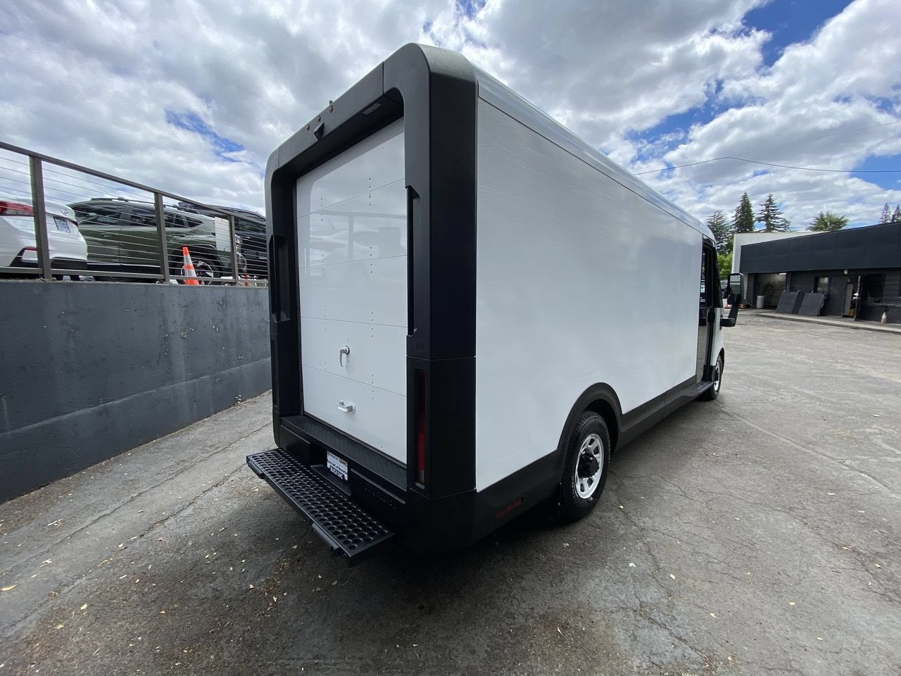 2023 BrightDrop Zevo 600 EJY