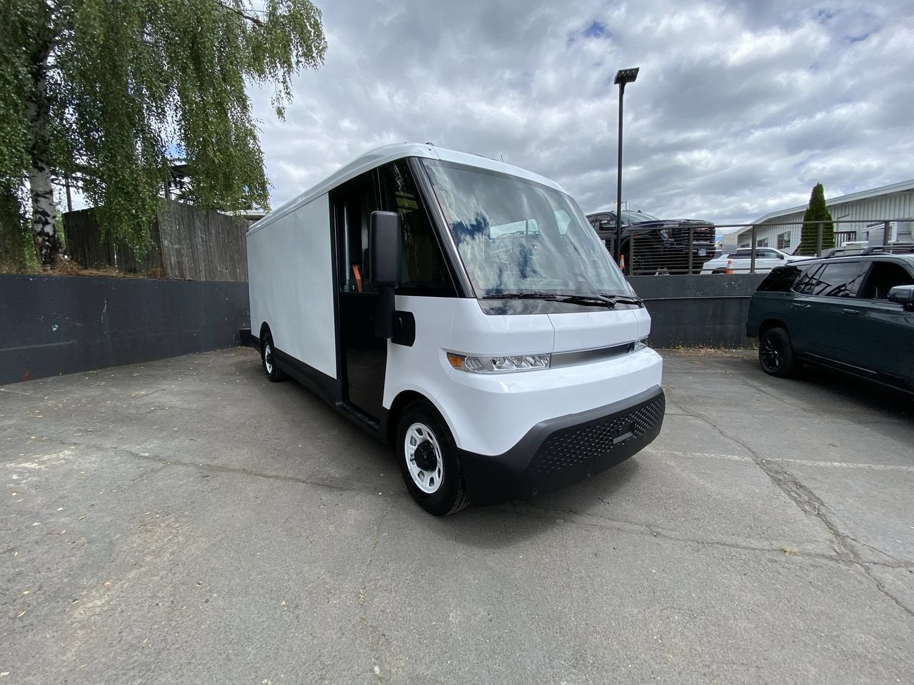 2023 BrightDrop Zevo 600 EJY