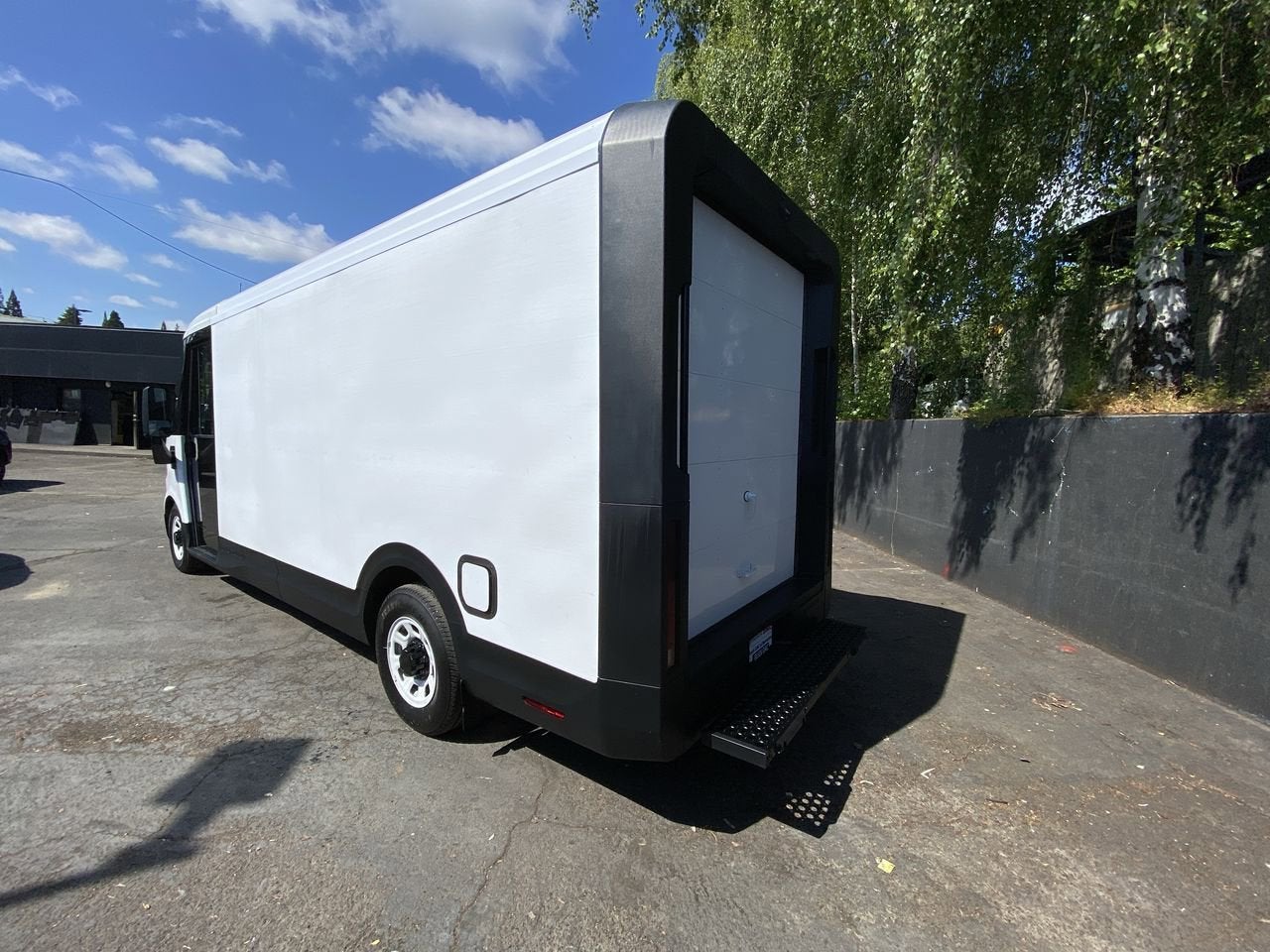 2023 BrightDrop Zevo 600 EJY
