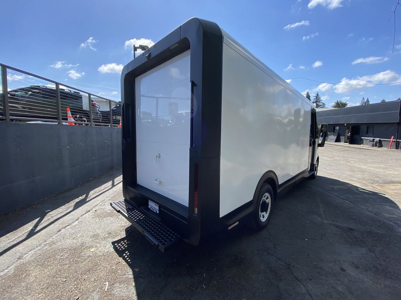 2023 BrightDrop Zevo 600 EJY