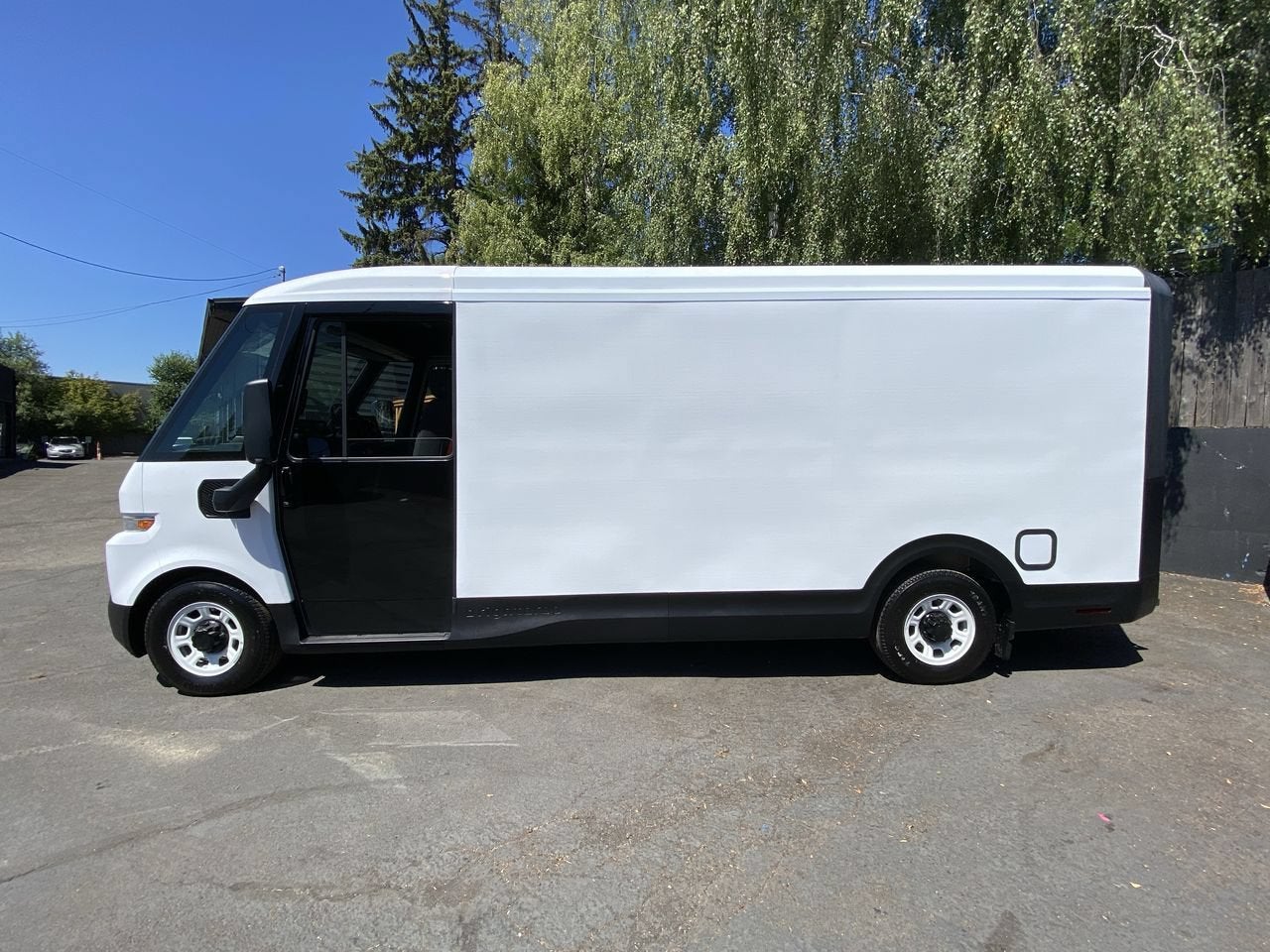2023 BrightDrop Zevo 600 EJY