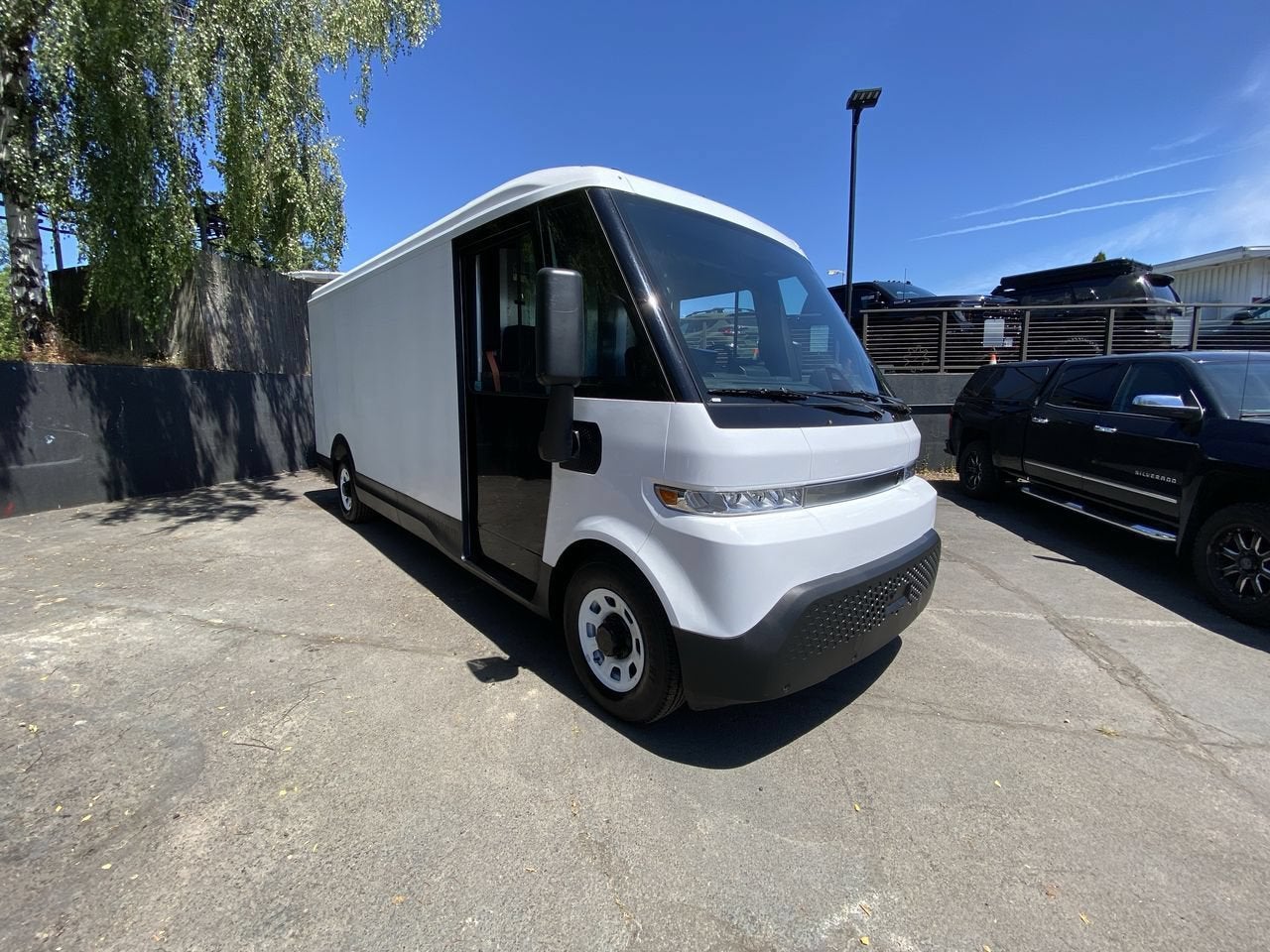 2023 BrightDrop Zevo 600 EJY
