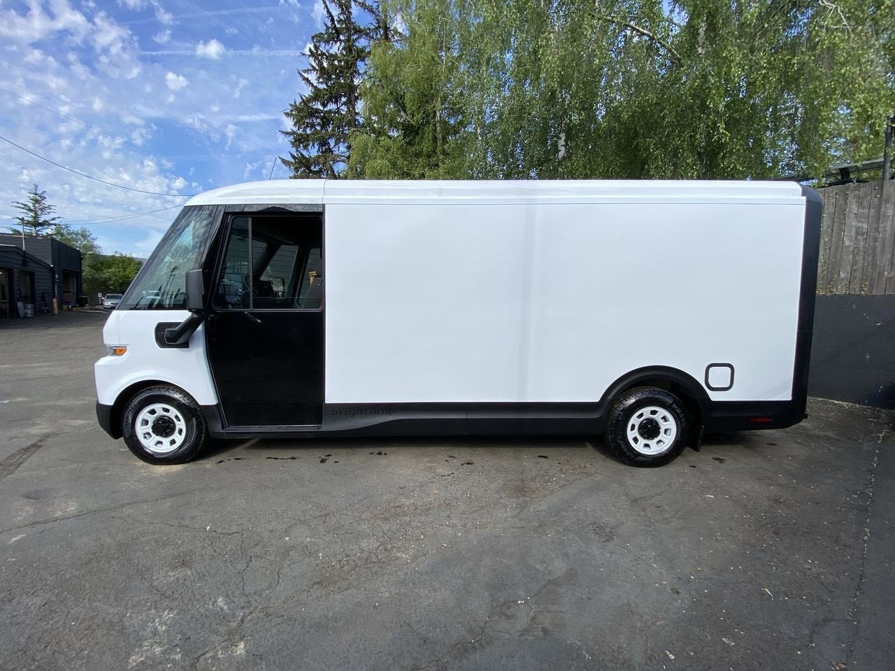 2024 BrightDrop Zevo 600 EJY