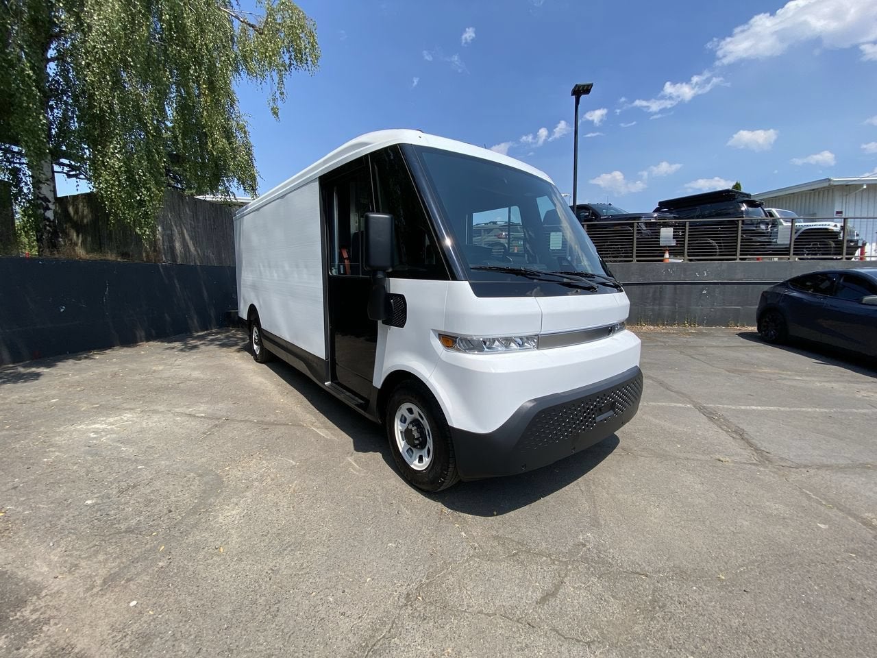 2024 BrightDrop Zevo 600 EJY