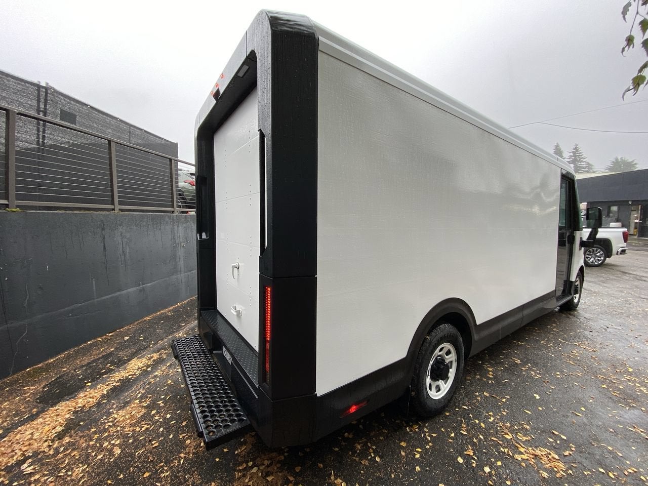 2024 BrightDrop Zevo 600 EJY