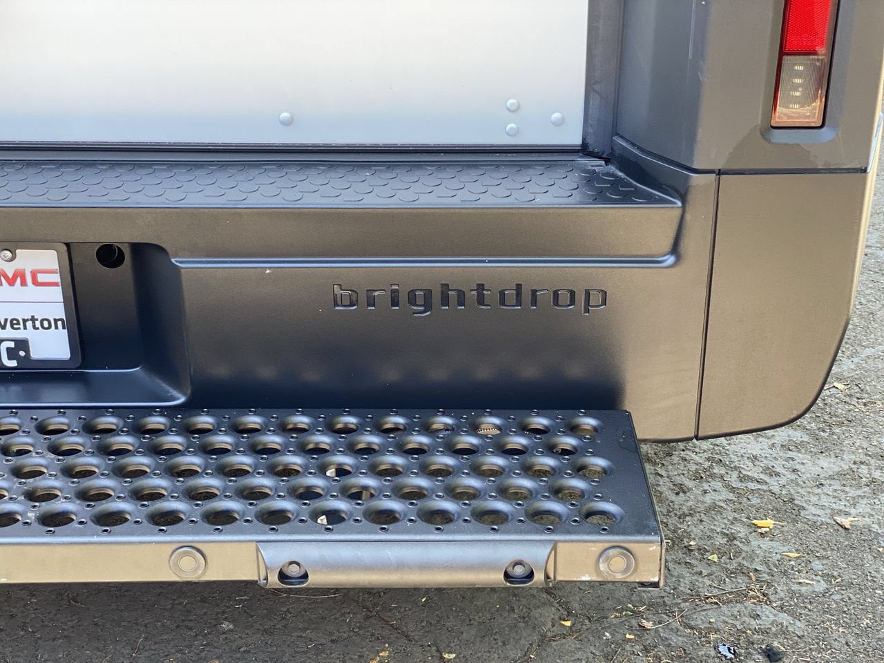 2024 BrightDrop Zevo 600 EJY
