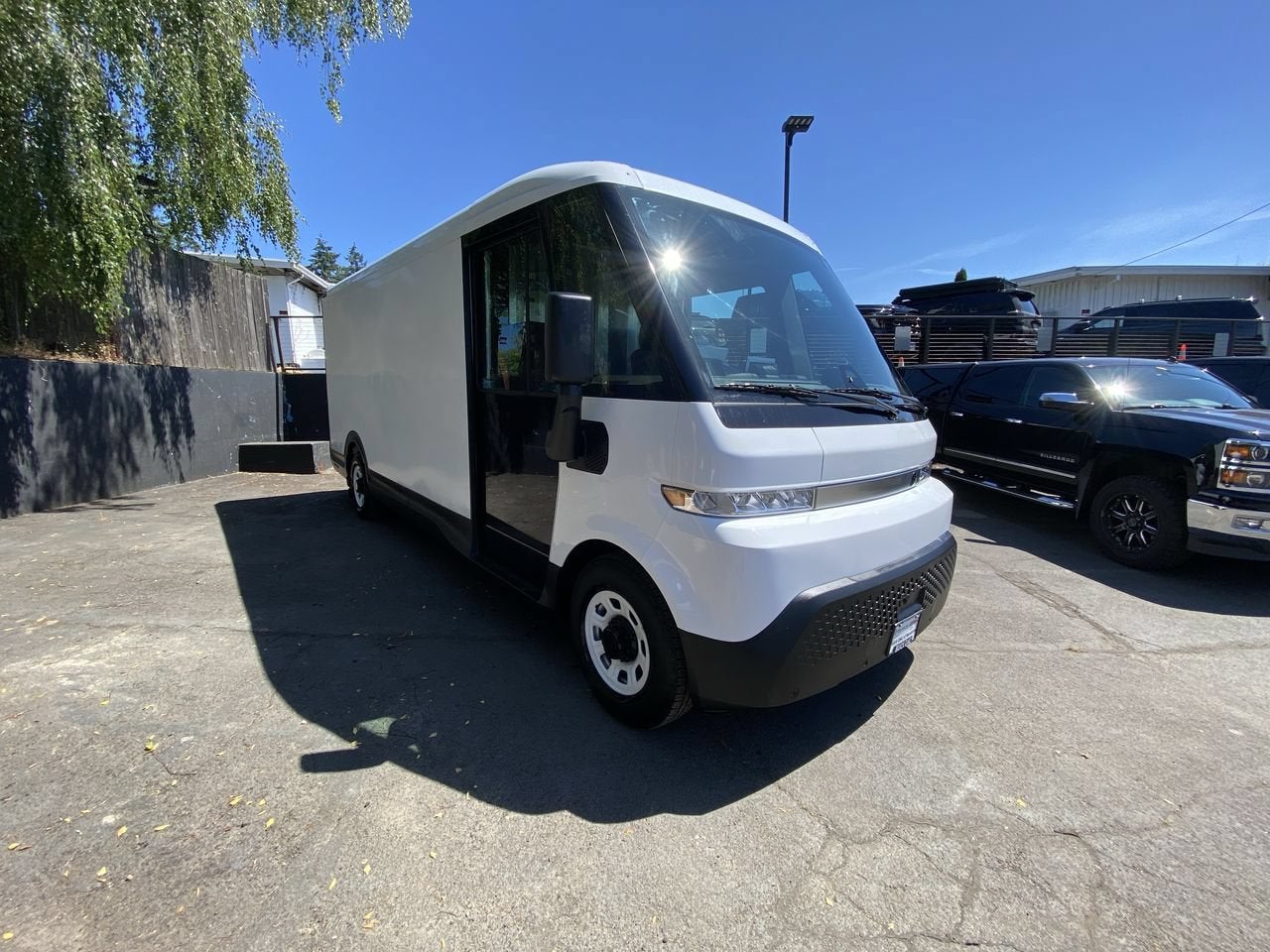2024 BrightDrop Zevo 600 EJY