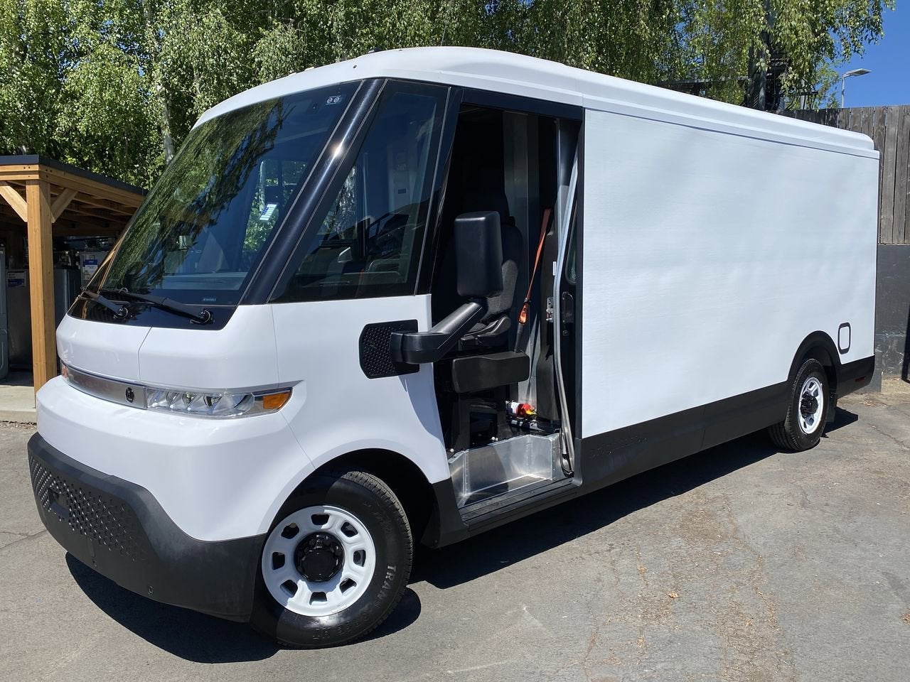 2024 BrightDrop Zevo 600 EJY