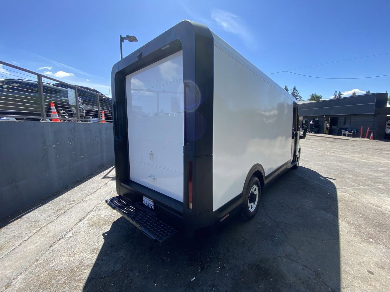 2024 BrightDrop Zevo 600 EJY