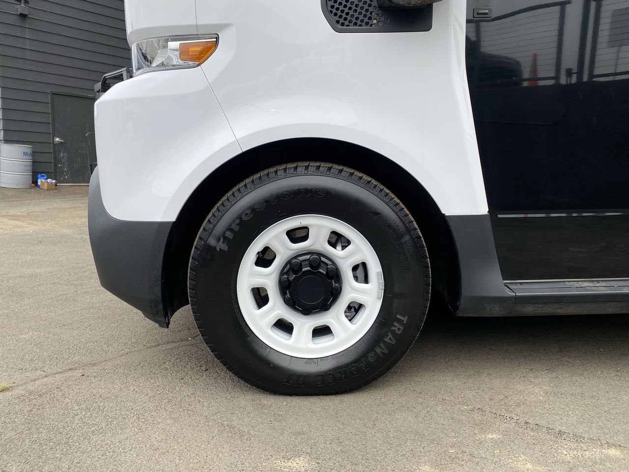 2024 BrightDrop Zevo 600 EJY
