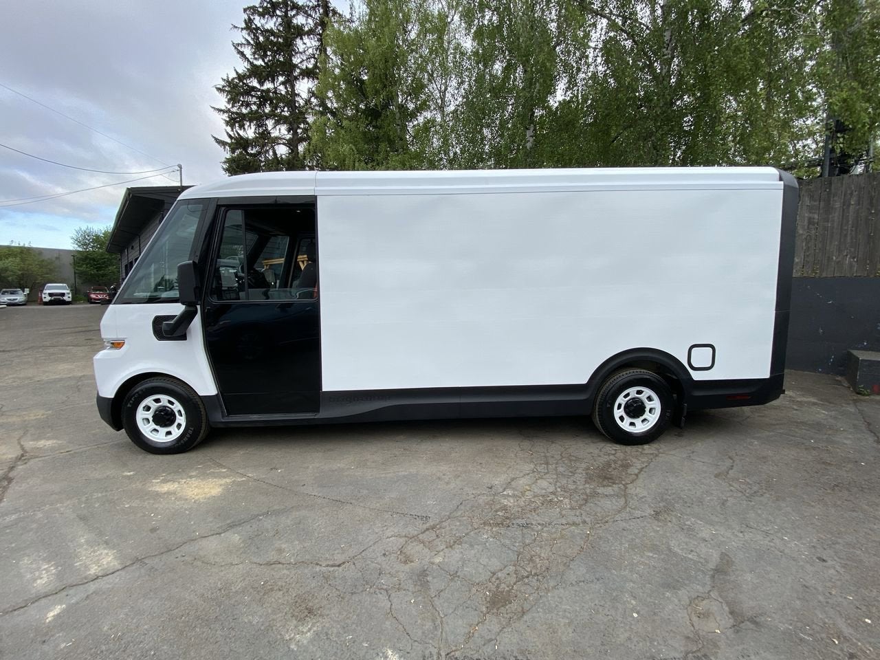 2024 BrightDrop Zevo 600 EJY