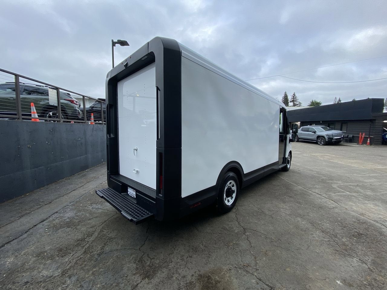 2024 BrightDrop Zevo 600 EJY