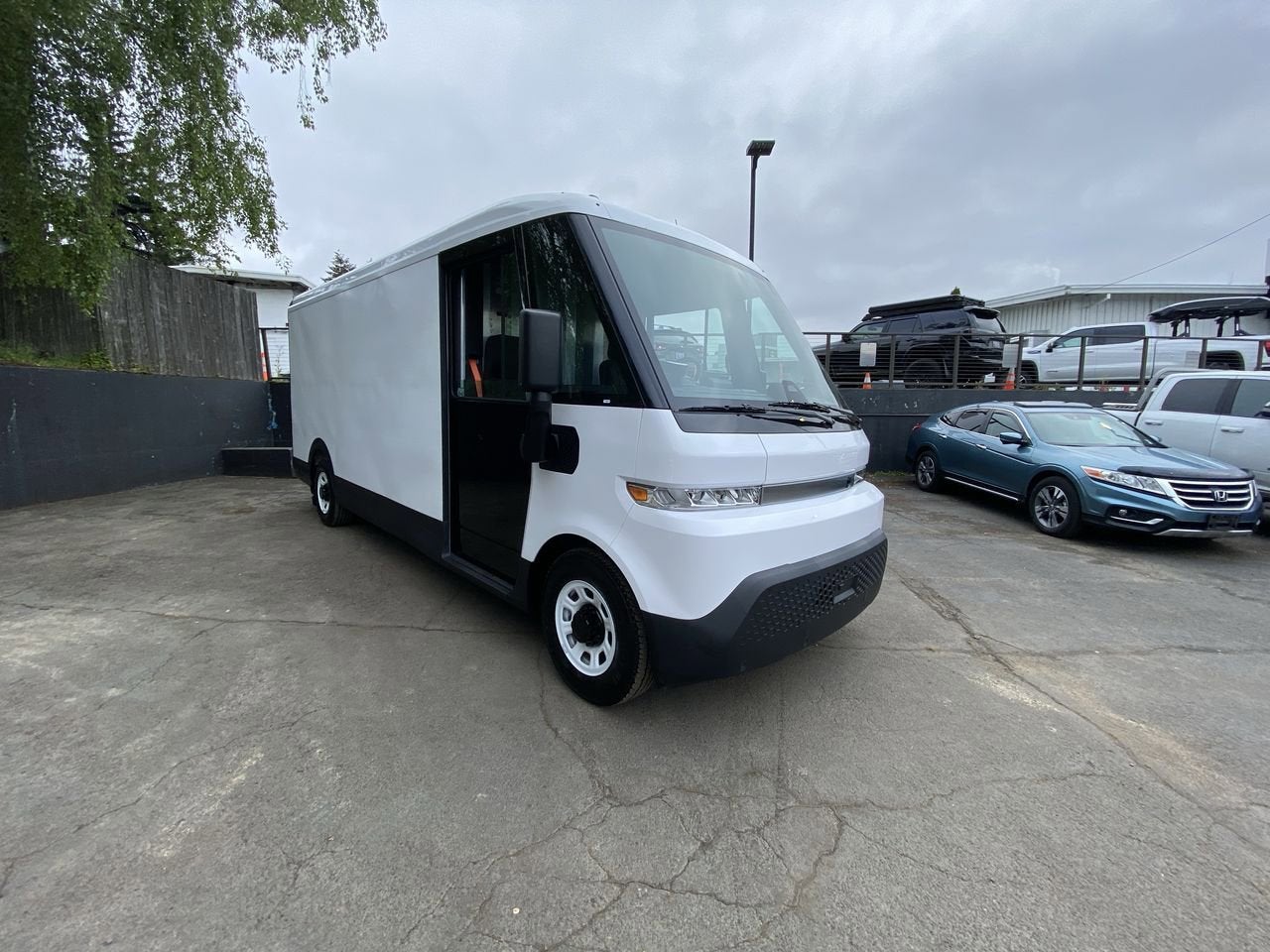 2024 BrightDrop Zevo 600 EJY