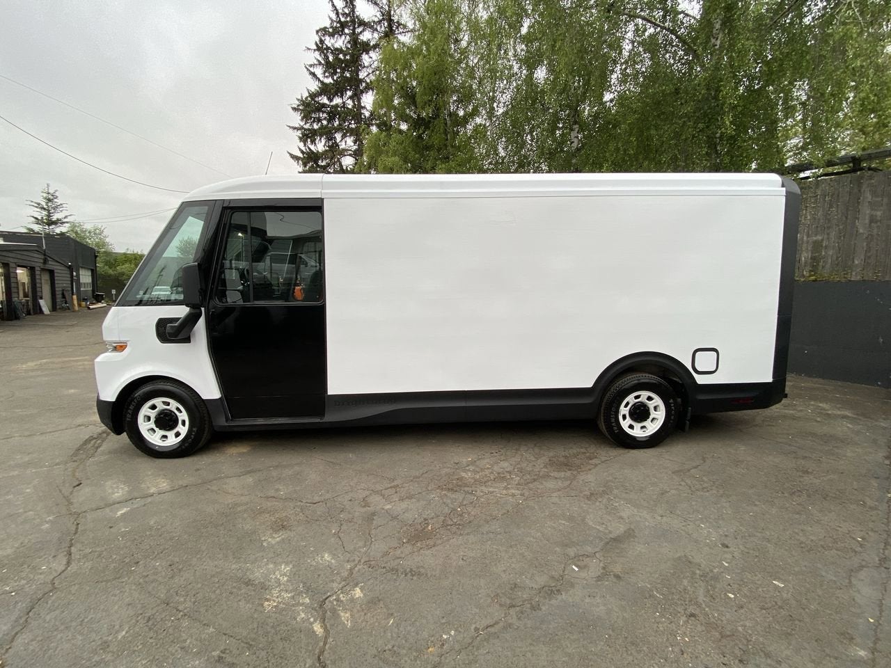 2024 BrightDrop Zevo 600 EJY