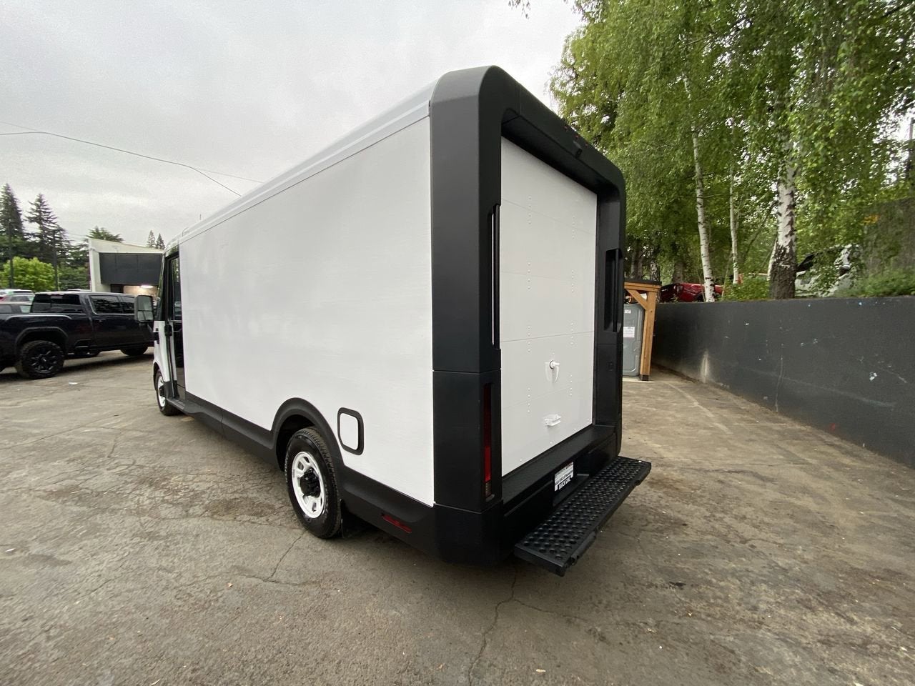 2024 BrightDrop Zevo 600 EJY