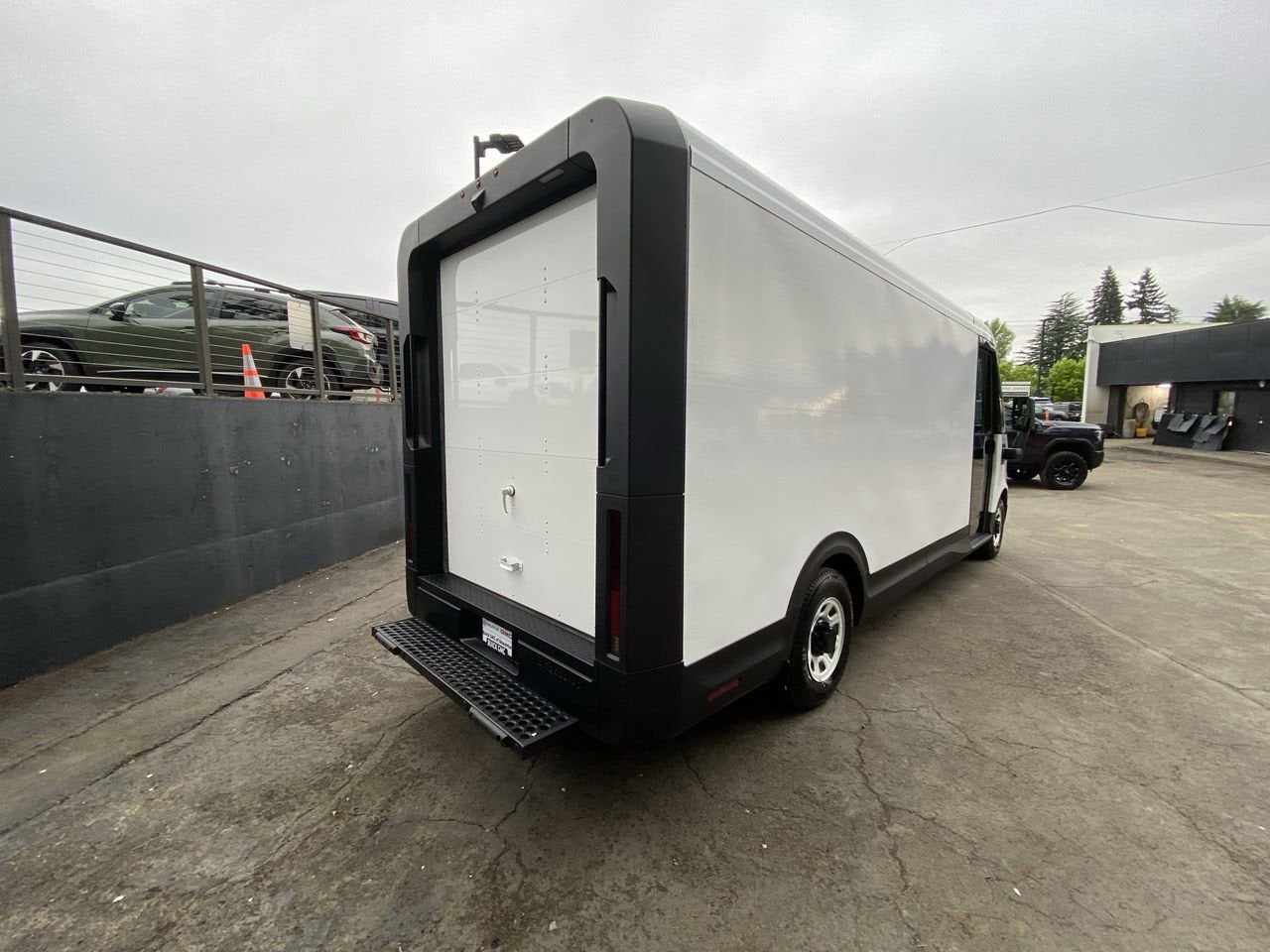 2024 BrightDrop Zevo 600 EJY