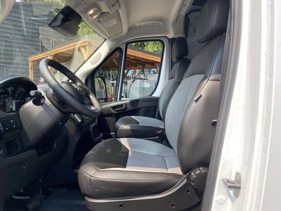 2026 RAM ProMaster Cargo Van Tradesman