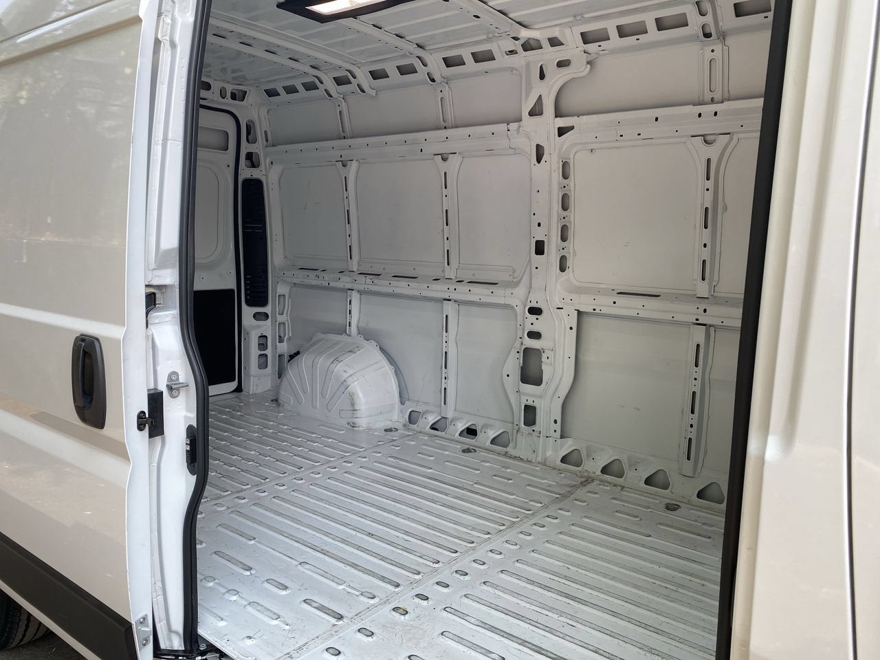 2026 RAM ProMaster Cargo Van Tradesman