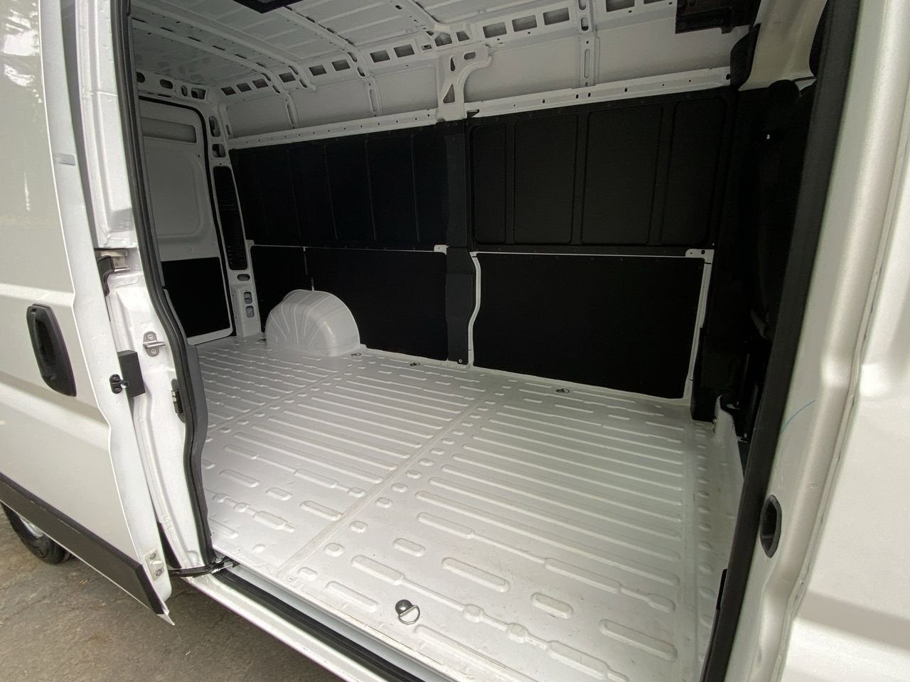 2026 RAM ProMaster Cargo Van Tradesman