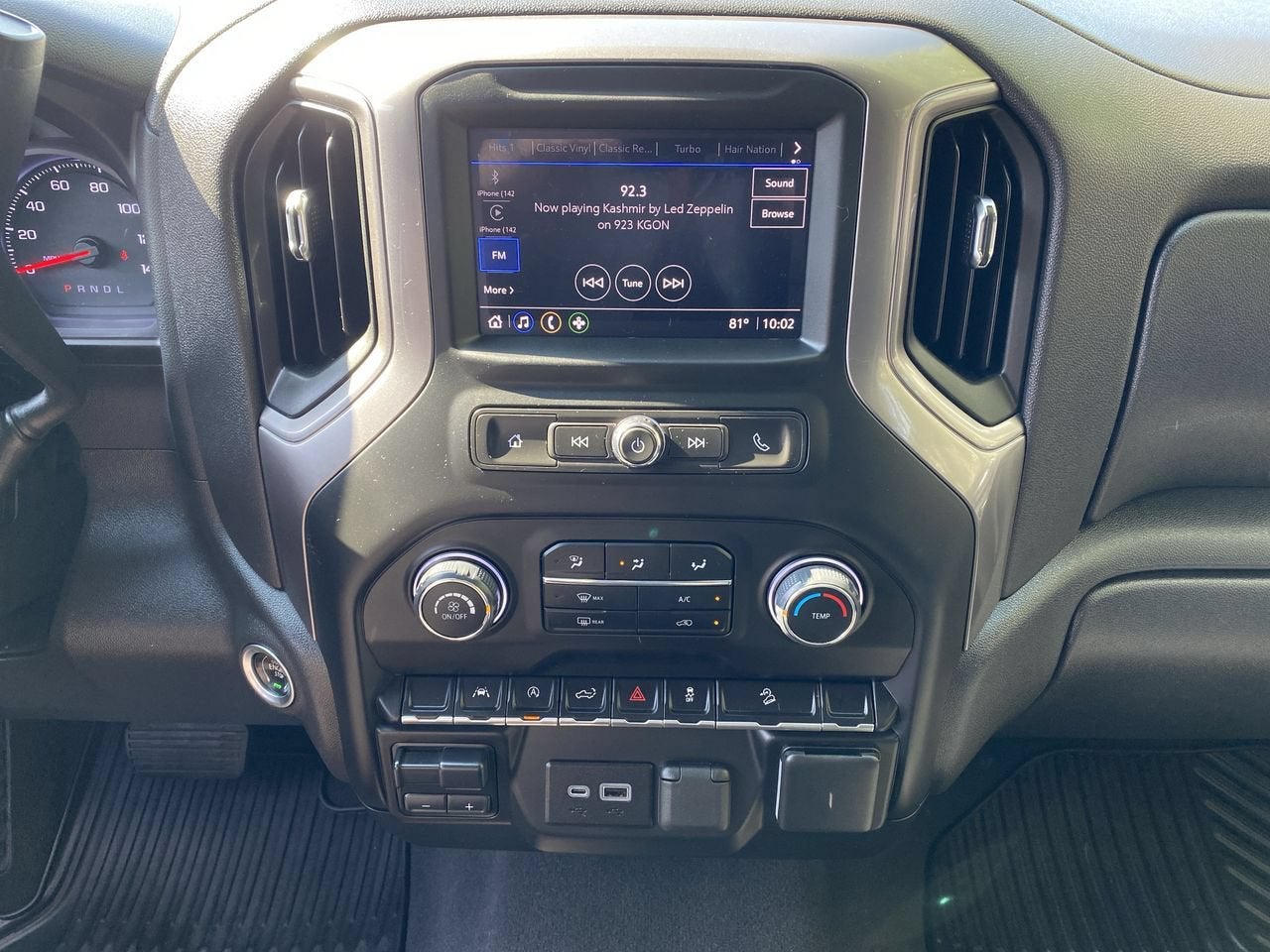 2022 Chevrolet Silverado 1500 Custom Trail Boss