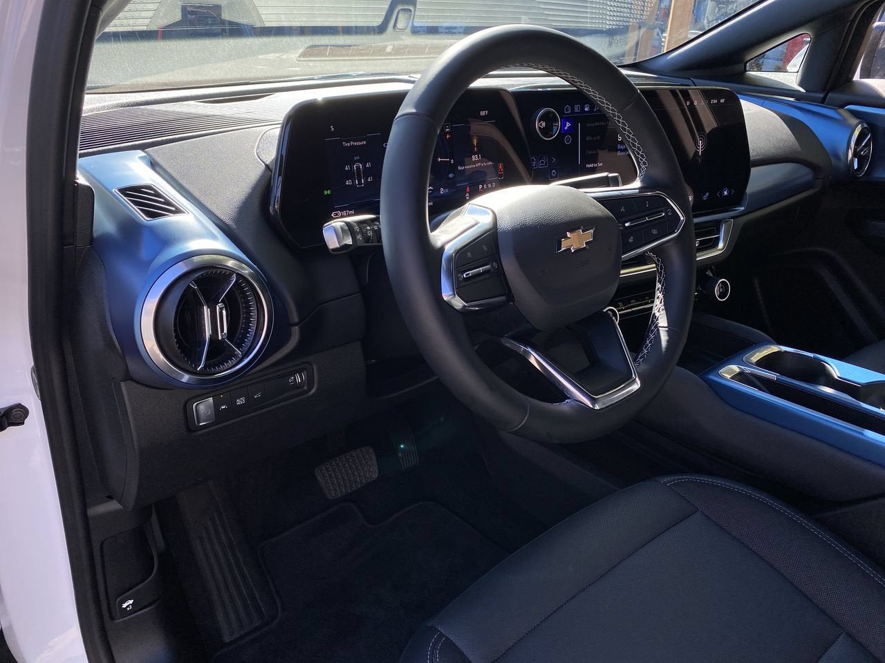 Used 2024 Chevrolet Equinox EV LT with VIN 3GN7DLRP2RS275824 for sale in Portland, OR