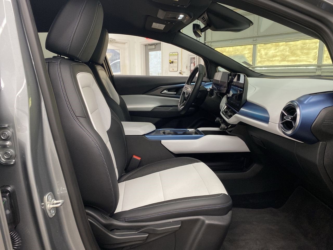 2024 Chevrolet Equinox EV 2LT