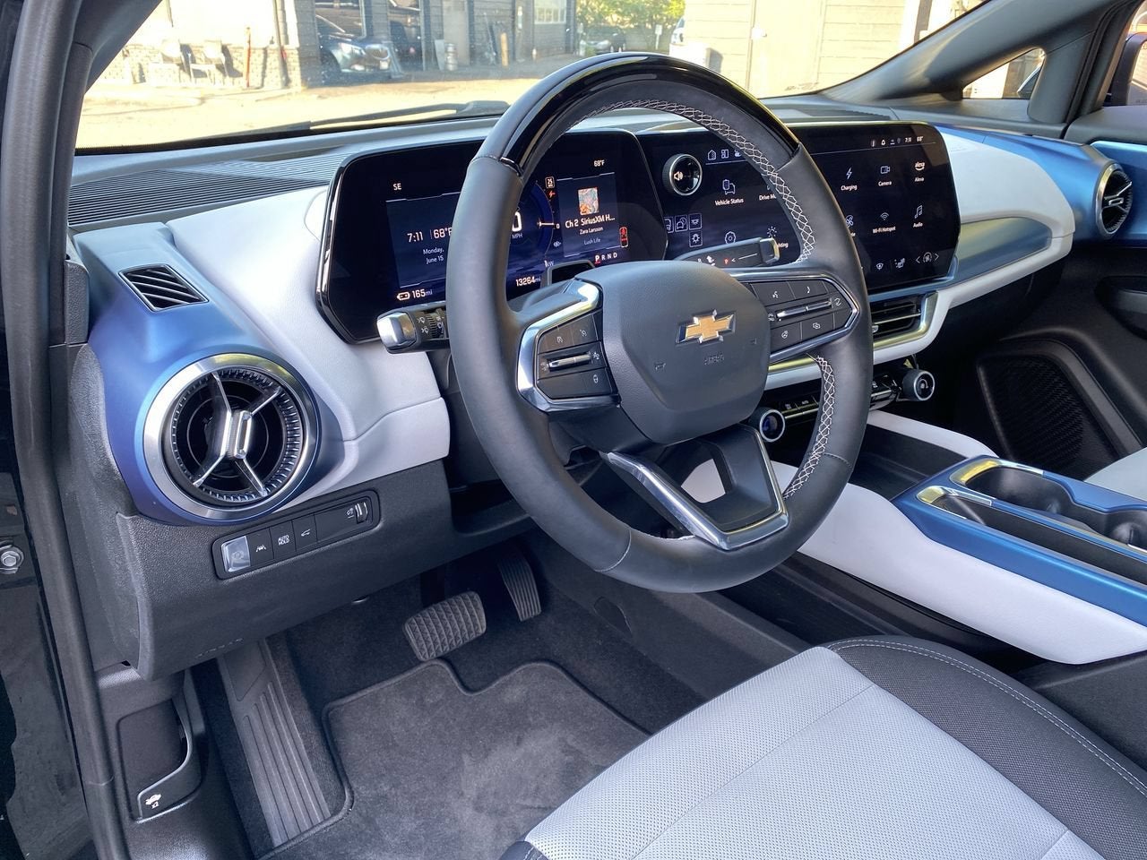 Used 2024 Chevrolet Equinox EV LT with VIN 3GN7DLRR6RS298556 for sale in Portland, OR