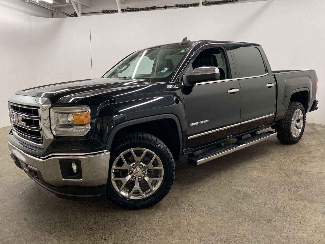 2015 GMC Sierra 4WD Crew Cab SLT SWB's photo