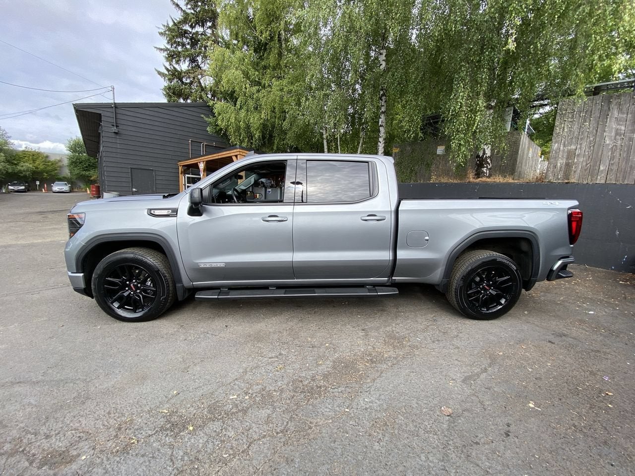 2025 GMC Sierra 1500 Elevation