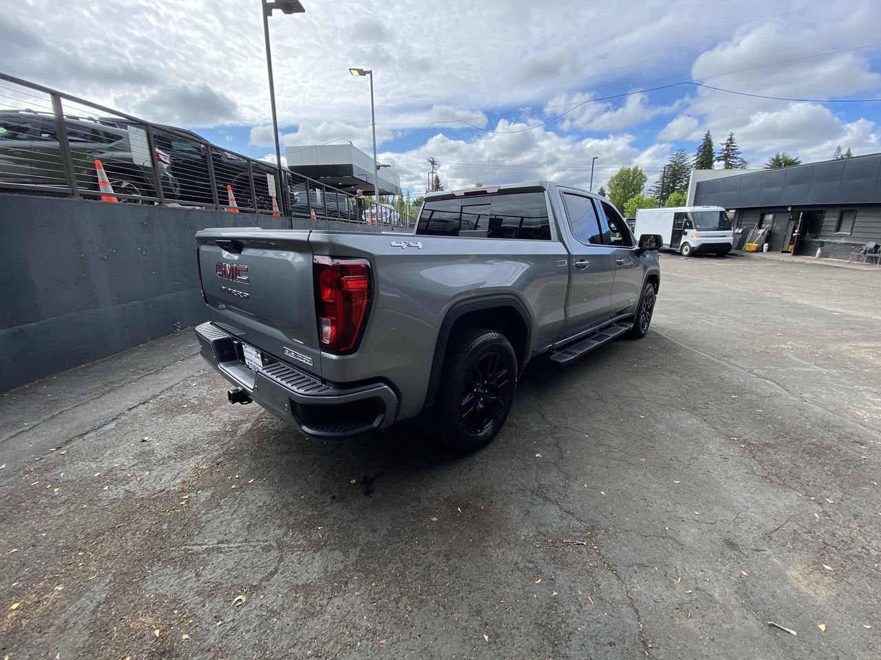 2025 GMC Sierra 1500 Elevation