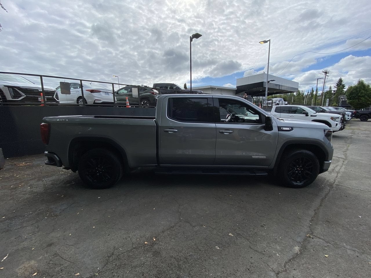 2025 GMC Sierra 1500 Elevation