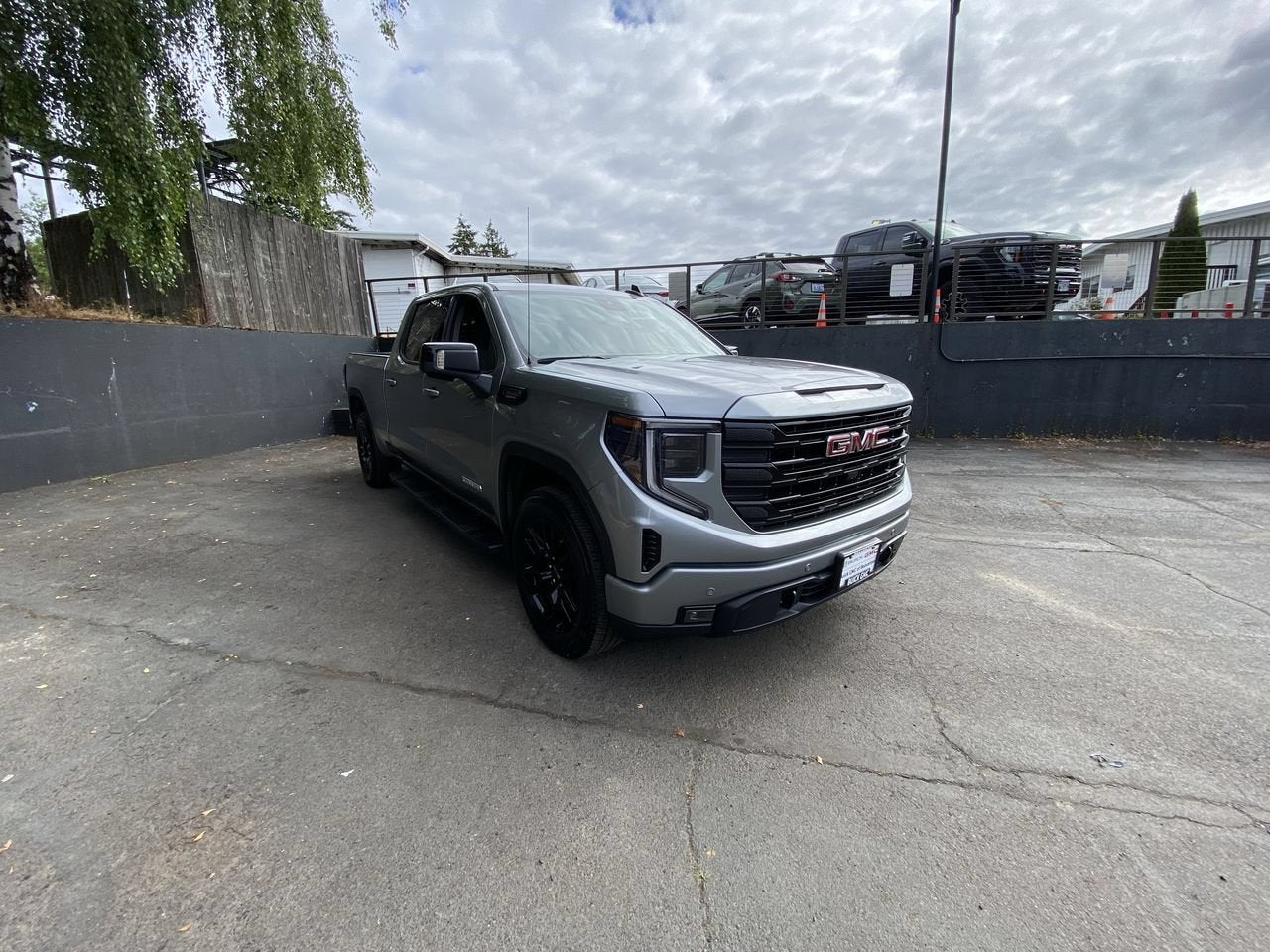 2025 GMC Sierra 1500 Elevation