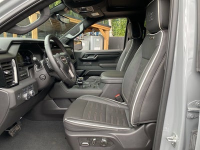 2025 GMC Sierra 1500 AT4X