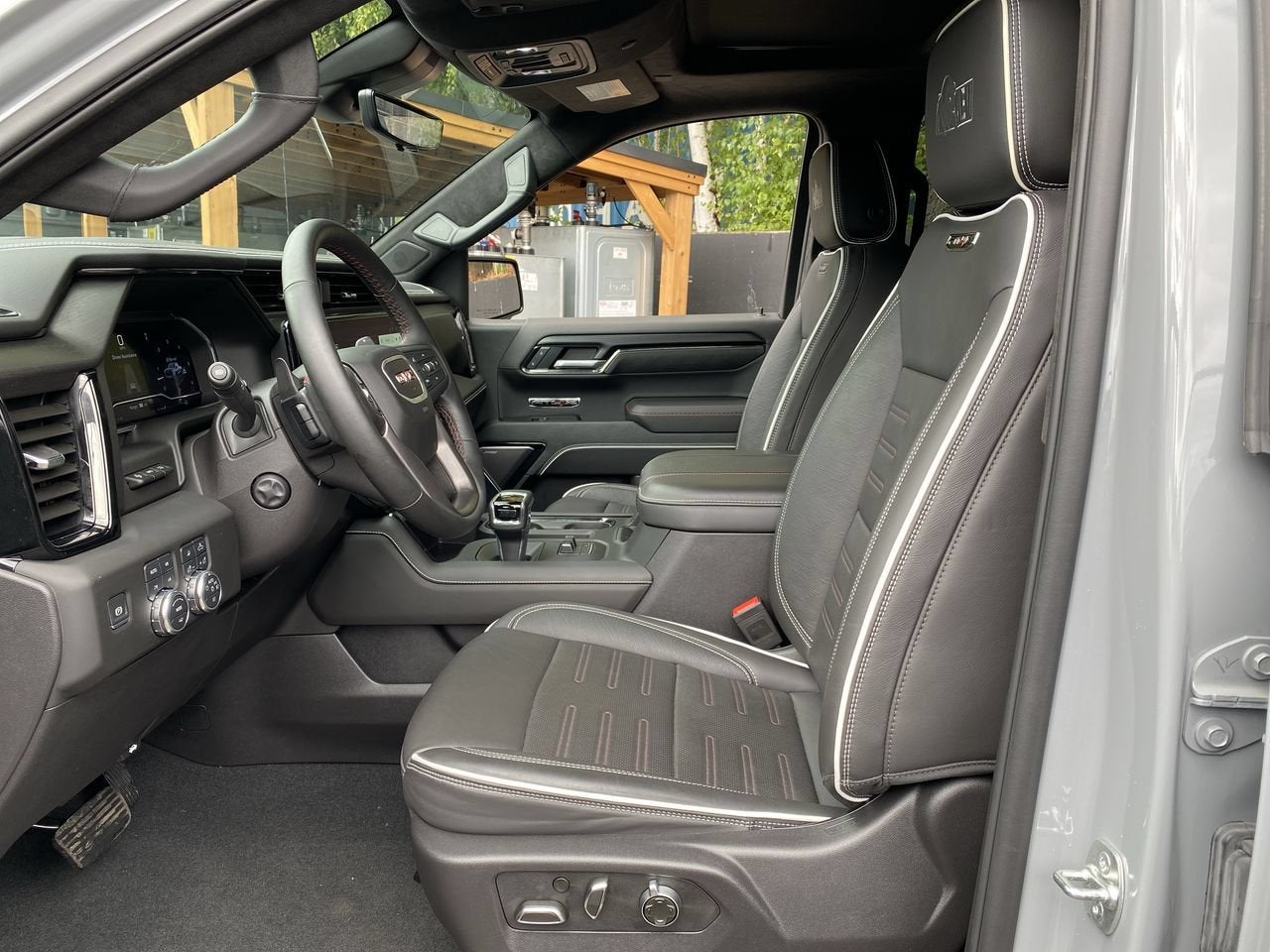 2025 GMC Sierra 1500 AT4X